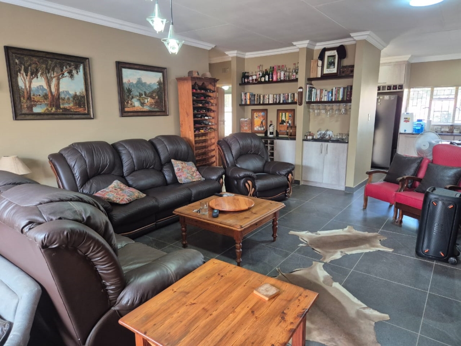 2 Bedroom Property for Sale in Langenhovenpark Free State